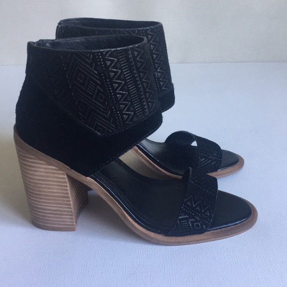Kelsi Dagger Brooklyn Merrik Sandal Sz 7.5 - Picture 1 of 8